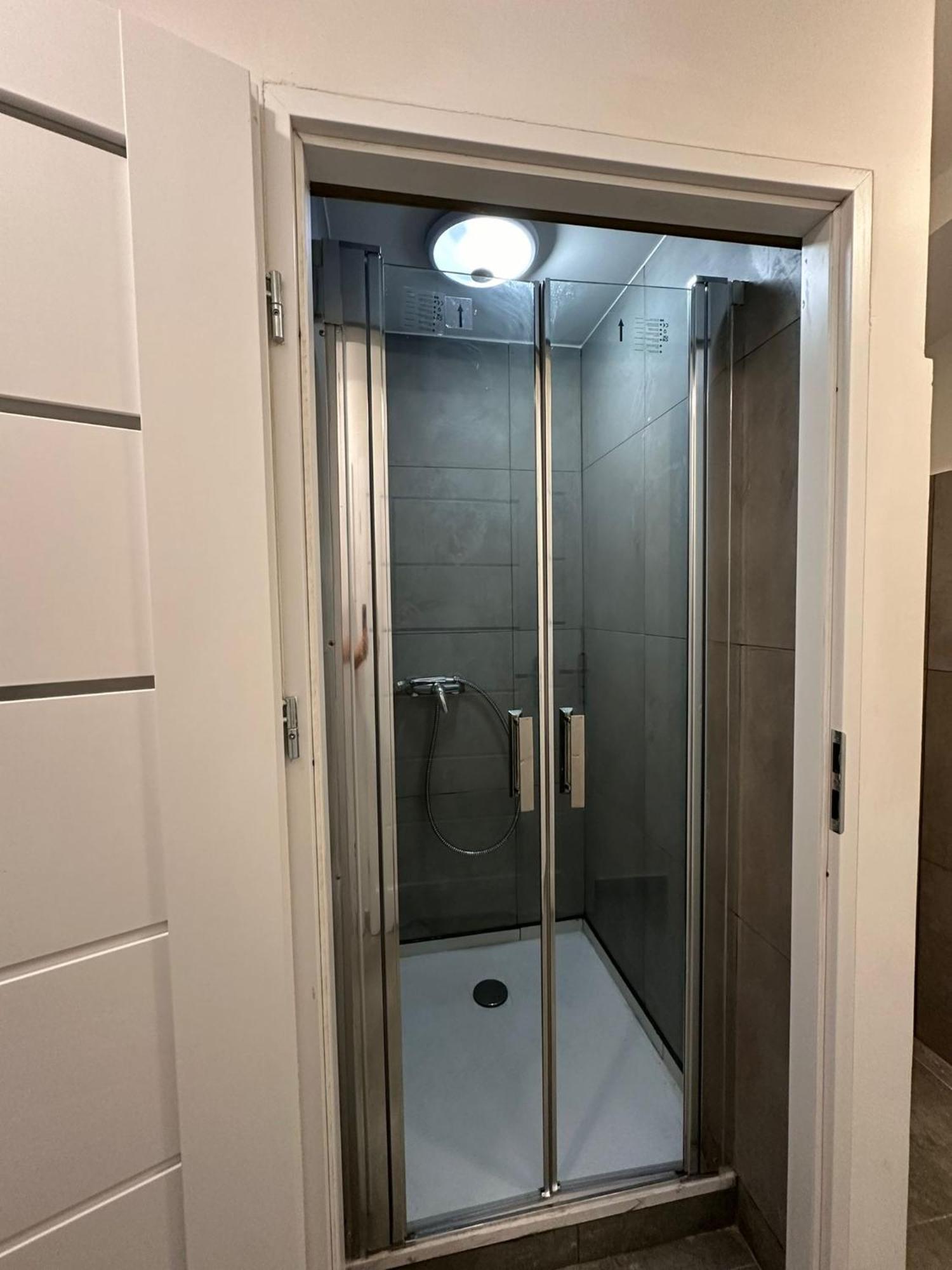 Golebia Hostel بوزنان المظهر الخارجي الصورة